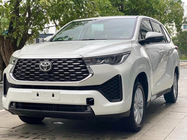 Toyota Innova Cross