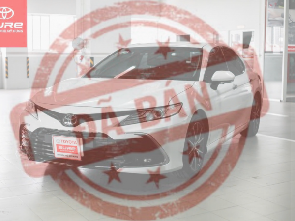 Toyota Camry 2.0Q | 2022 |Trắng | Siêu hot