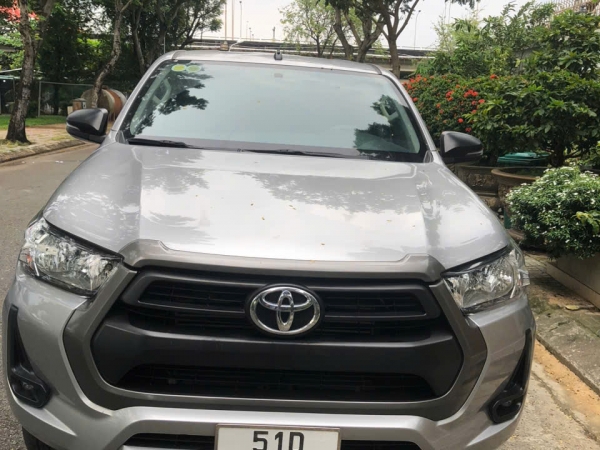 TOYOTA HILUX 4x2 MT – SẢN XUẤT 2021